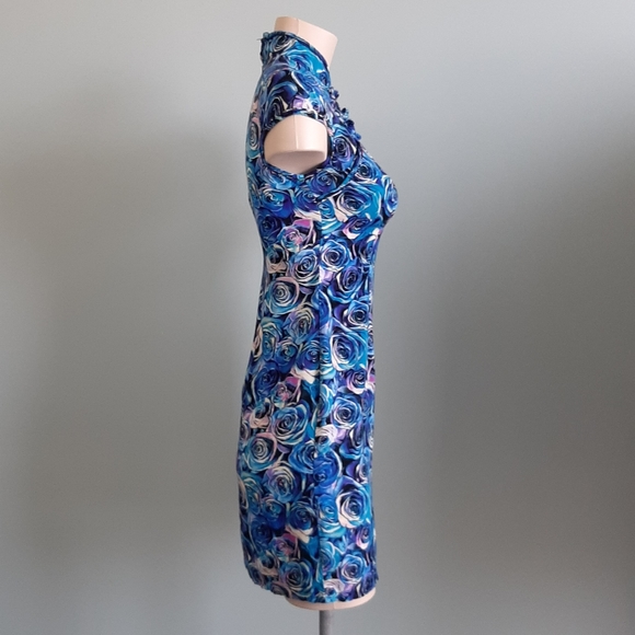 Blue roses digital print mini qipao - Picture 4 of 7